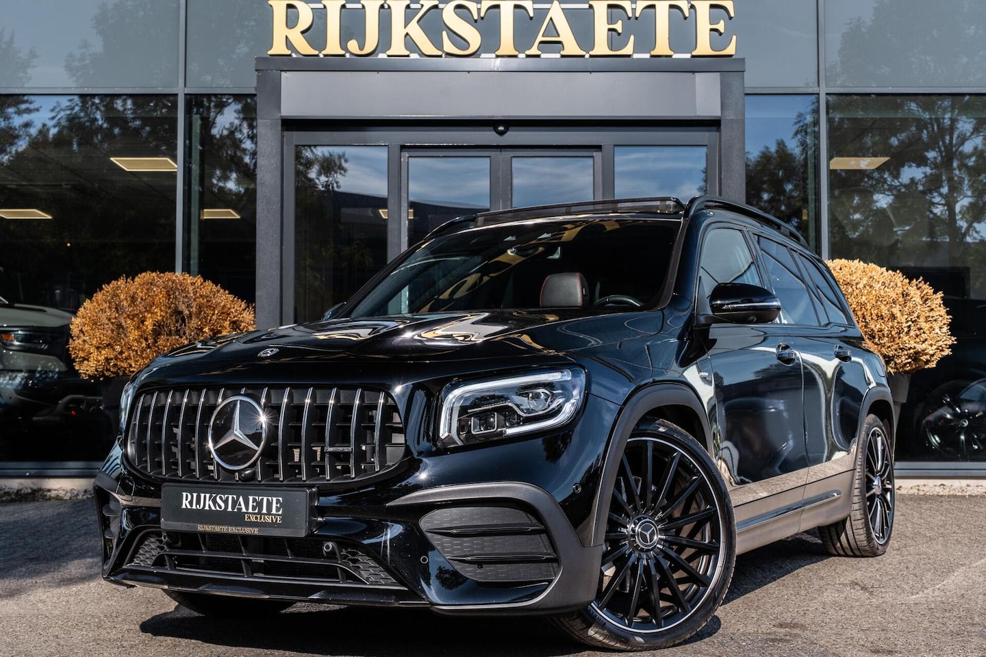 Mercedes-Benz GLB - 35 AMG 4MATIC Premium 7p.|PANO|BURMESTER|360° - AutoWereld.nl