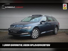 Skoda Superb Combi - 1.4 TSI iV Style // Luxe lederen interieur | Trekhaak | Panoramadak | Memory | Camera | Ap