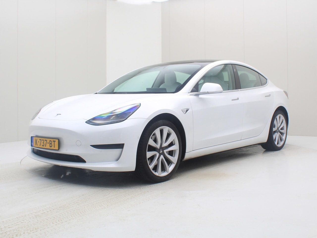 Tesla Model 3 - Standard RWD Plus 93% SoH [ WIT LEDER+LFP-ACCU+AUTOPILOT+19 INCH+PREMIUM AUDIO ] - AutoWereld.nl