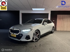 BMW 5-serie - 530e| M-Styling|FULL OPTION|H&K|PANO|FABRIEKSGAR