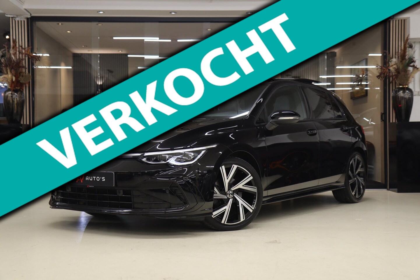 Volkswagen Golf - 1.5 eTSI R-Line 150 PK BLACKSTYLE/PANO/CARPLAY/ACC/LANEASSIST/VOL - AutoWereld.nl