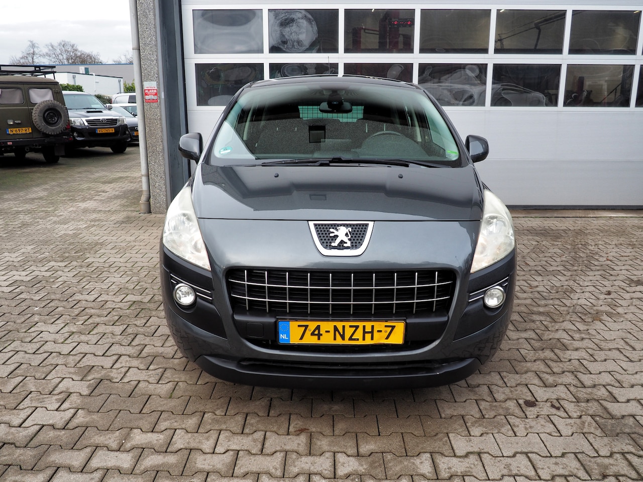 Peugeot 3008 - ST 1.6 THP CLIMA NAVI PANOD. TREKH. CRUISE