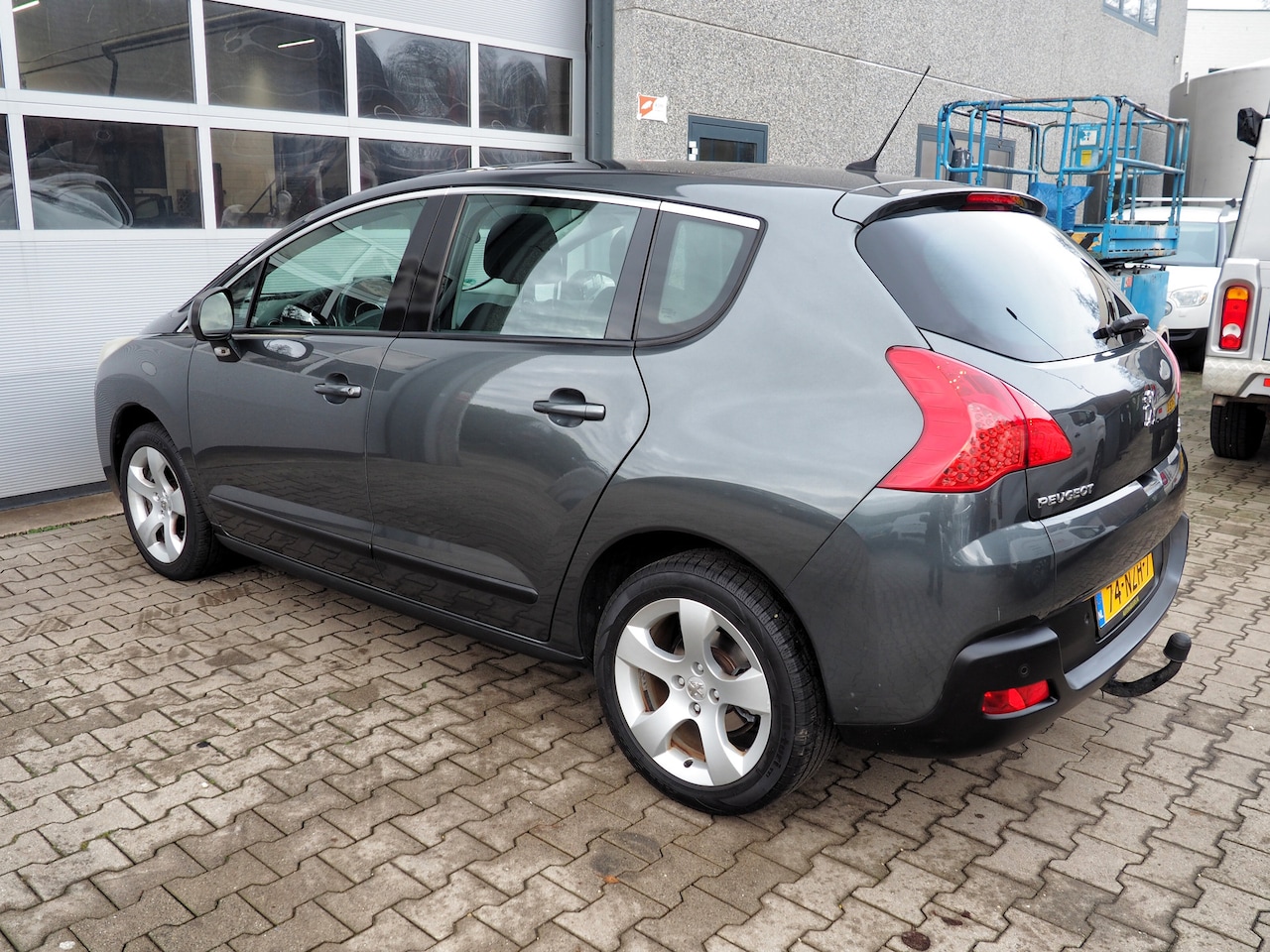 Peugeot 3008 - ST 1.6 THP CLIMA NAVI PANOD. TREKH. CRUISE