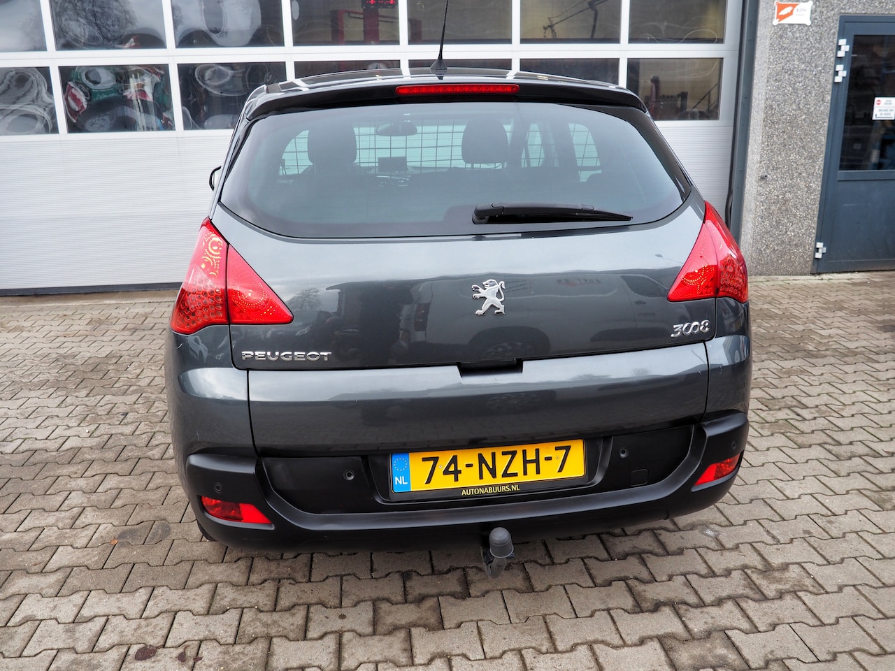 Peugeot 3008 - ST 1.6 THP CLIMA NAVI PANOD. TREKH. CRUISE