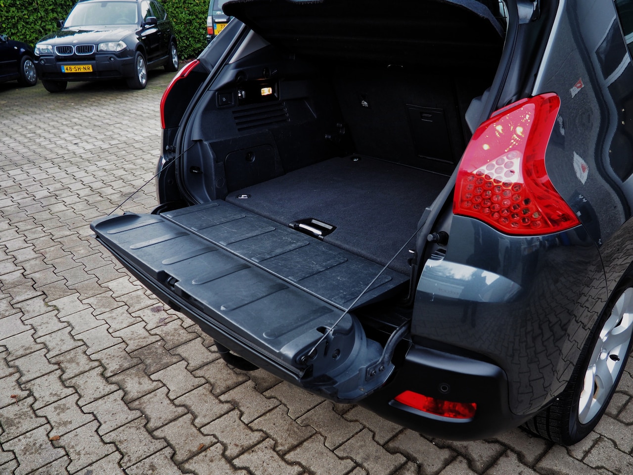 Peugeot 3008 - ST 1.6 THP CLIMA NAVI PANOD. TREKH. CRUISE