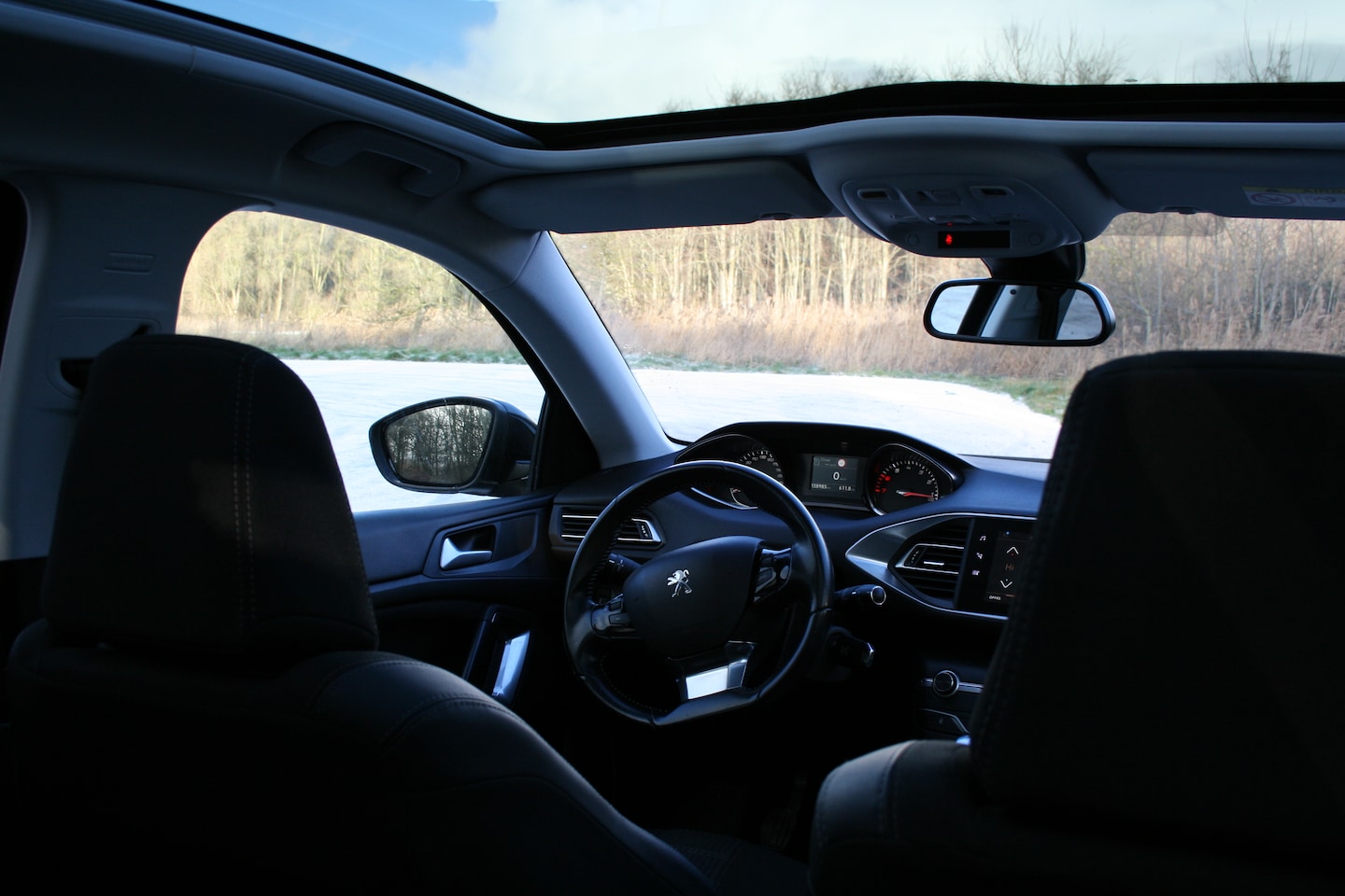 Peugeot 308 - 1.2 PureTech Allure Panoramadak - AutoWereld.nl