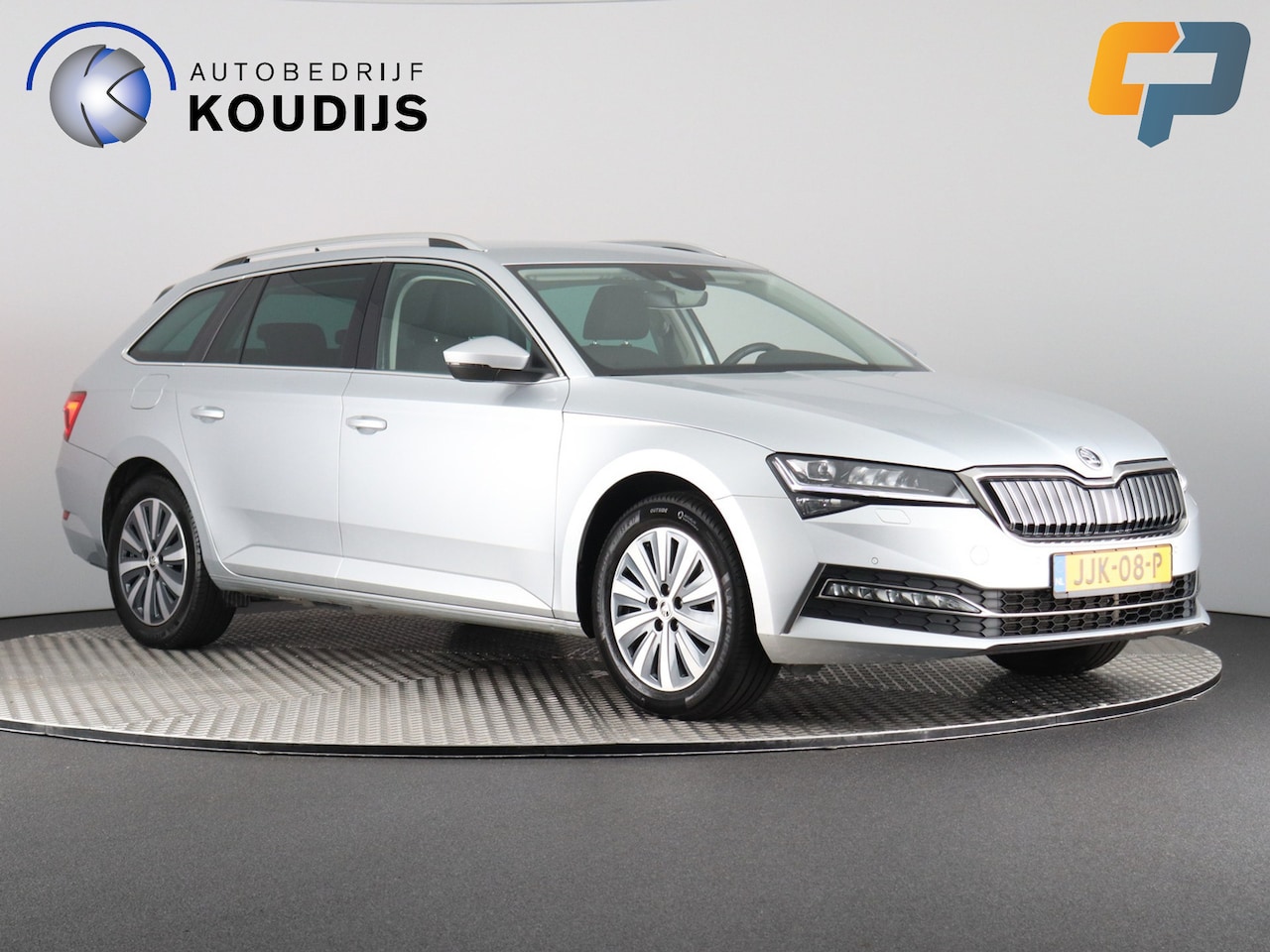 Skoda Superb Combi - 1.4 TSI iV Business Edition Plus 1.4 TSI iV Business Edition Plus (Elek. Trekhaak /  Camera / ACC / Stoelverw.) - AutoWereld.nl