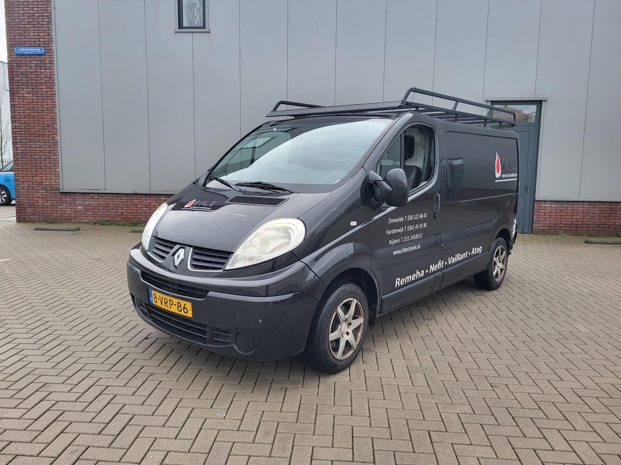 Renault Trafic - 2.0 dCi T29 L1H1 Eco Airco 6 Bak Zwart 2011 - AutoWereld.nl