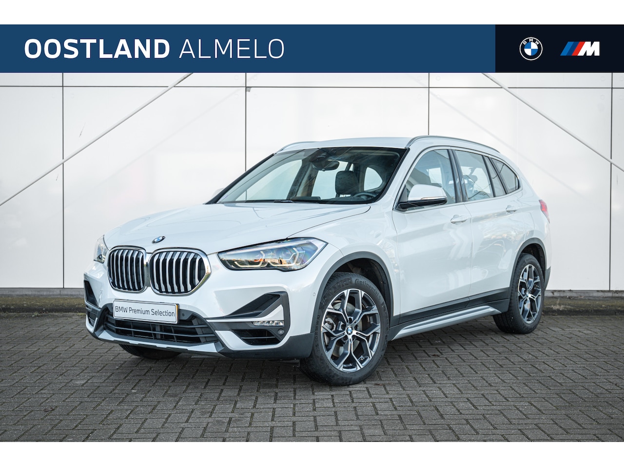 BMW X1 - sDrive20i High Executive xLine Automaat / Trekhaak / Sportstoelen / Laserlicht / Head-Up / - AutoWereld.nl