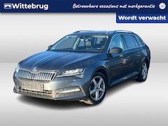 Skoda Superb Combi - 1.4 TSI iV 218pk Style DSG Automaat / Panorama dak / Navigatie High / LM 18 inch / LED / 3