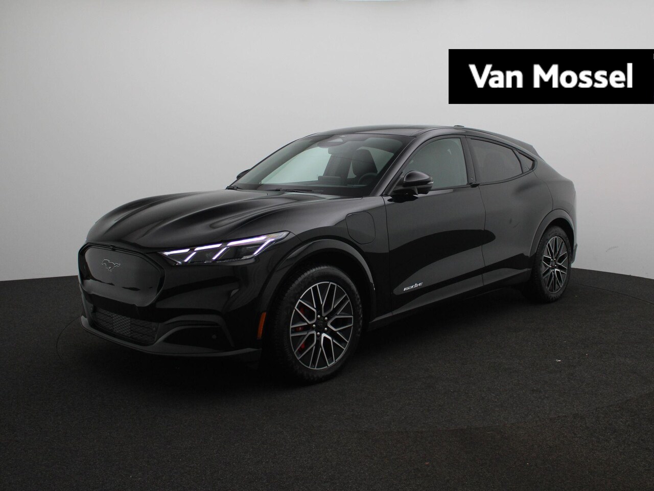 Ford Mustang Mach-E - Extended Premium RWD 88 kWh | UIT VOORRAAD LEVERBAAR | Warmtepomp | Stoel & stuurverwarmin - AutoWereld.nl