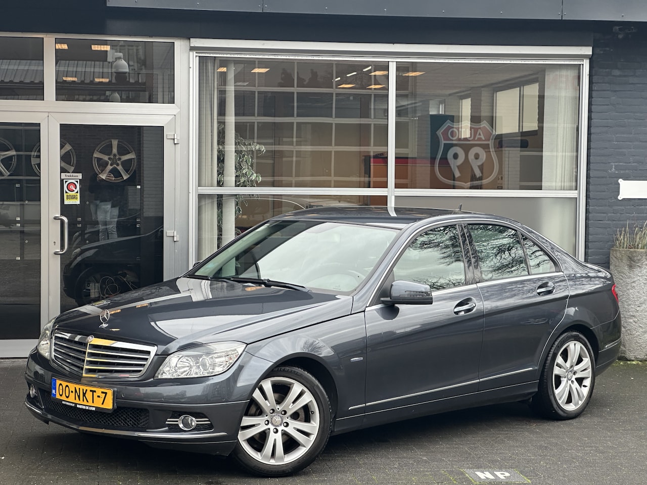 Mercedes-Benz C-klasse - 180 CGI BlueEFFICIENCY Business Class Avantgarde CRUISE / CLIMA / AUTO - AutoWereld.nl