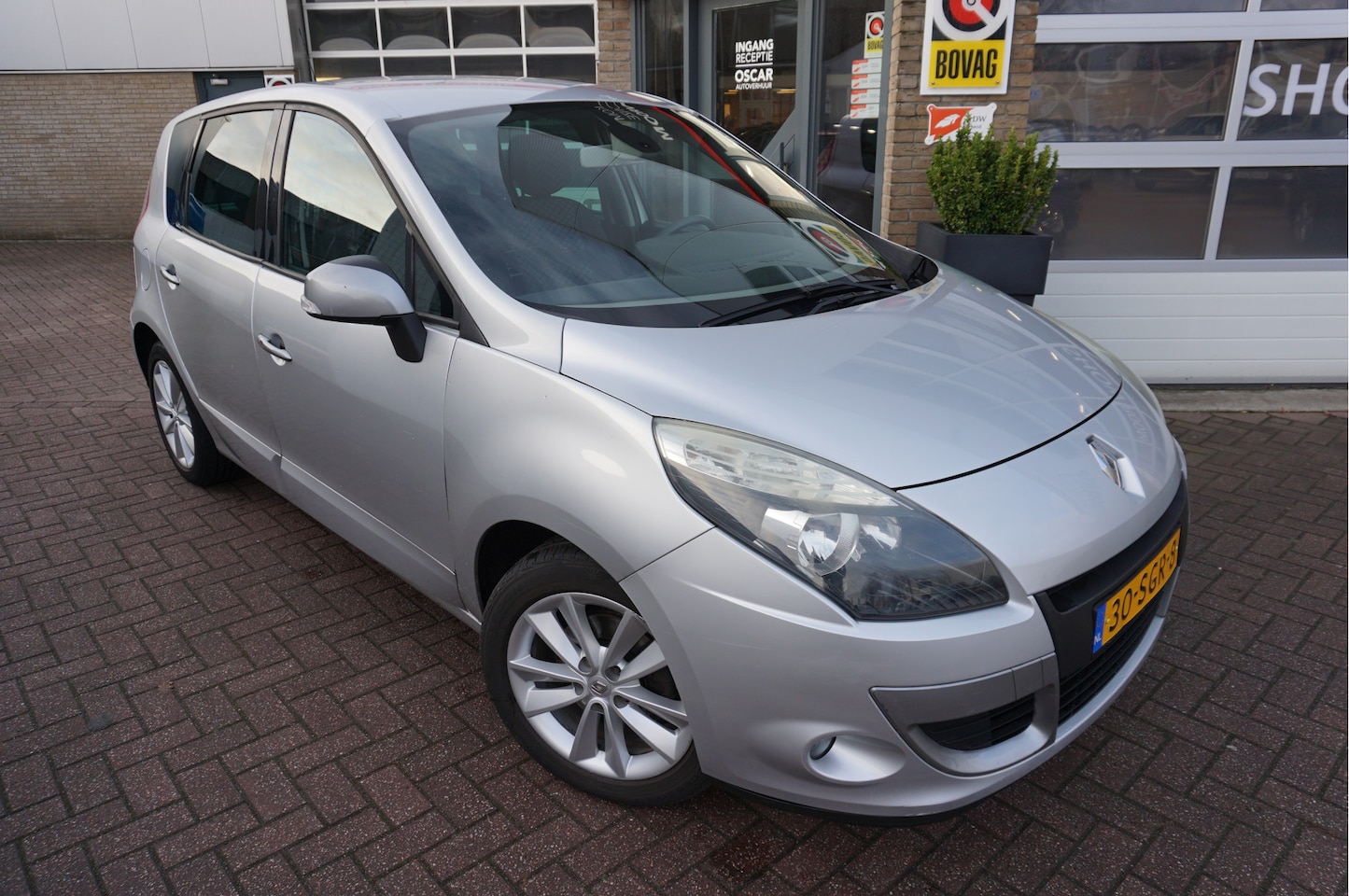 Renault Scénic - 1.4I TCE Parisienne - AutoWereld.nl
