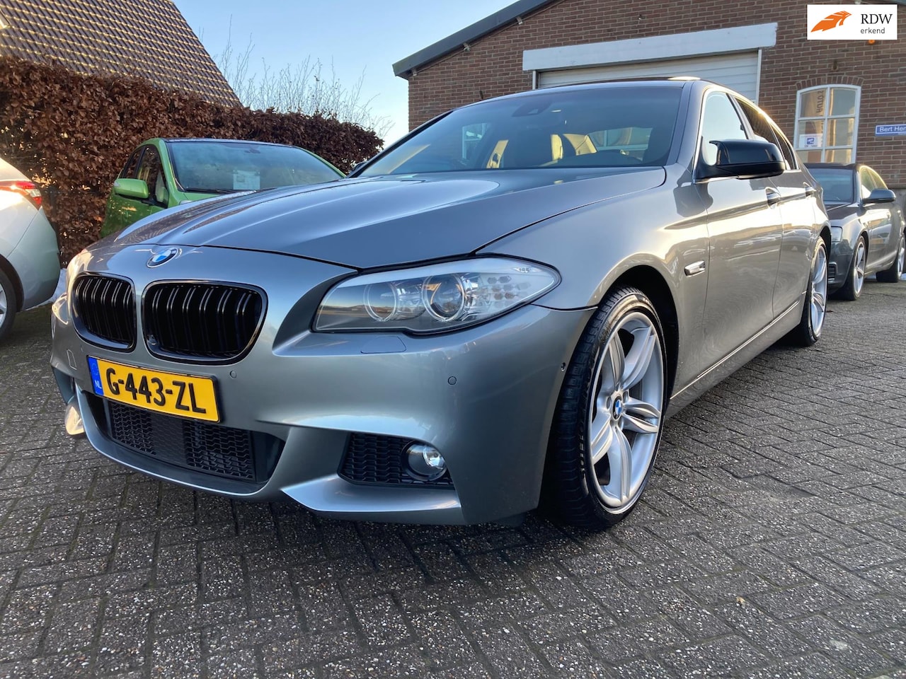 BMW 5-serie - 523i High Executive bomvol opties bj 2010 M bumper - AutoWereld.nl