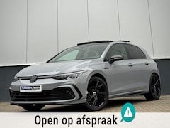 Volkswagen Golf - 8 1.5 eTSI 2x R-Line Black Edition. Pano Camera 18"