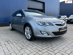 Opel Astra Sports Tourer - 1.4 Turbo Cosmo / PDC / CLIMATE / CRUISE / NAVIGATIE / STOEL-STUUR VERWRMING / TREKHAAK