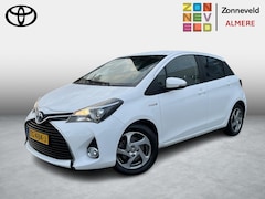 Toyota Yaris - 1.5 Hybrid Trend Bi-Tone Navigatie 4 seizoenbanden