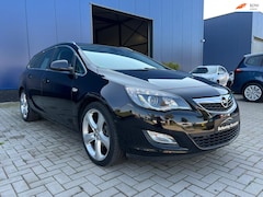 Opel Astra Sports Tourer - 1.4 Turbo Cosmo / NAVI / CLIMATE / CRUISE / PDC / STOELVERWARMING MODELJAAR2011 BOUWJAAR 2