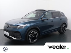 Volkswagen Tiguan - 1.5 eHybrid R-Line Business | 225 PK | SoH 97% | Multifunctioneel stuurwiel | Panoramadak