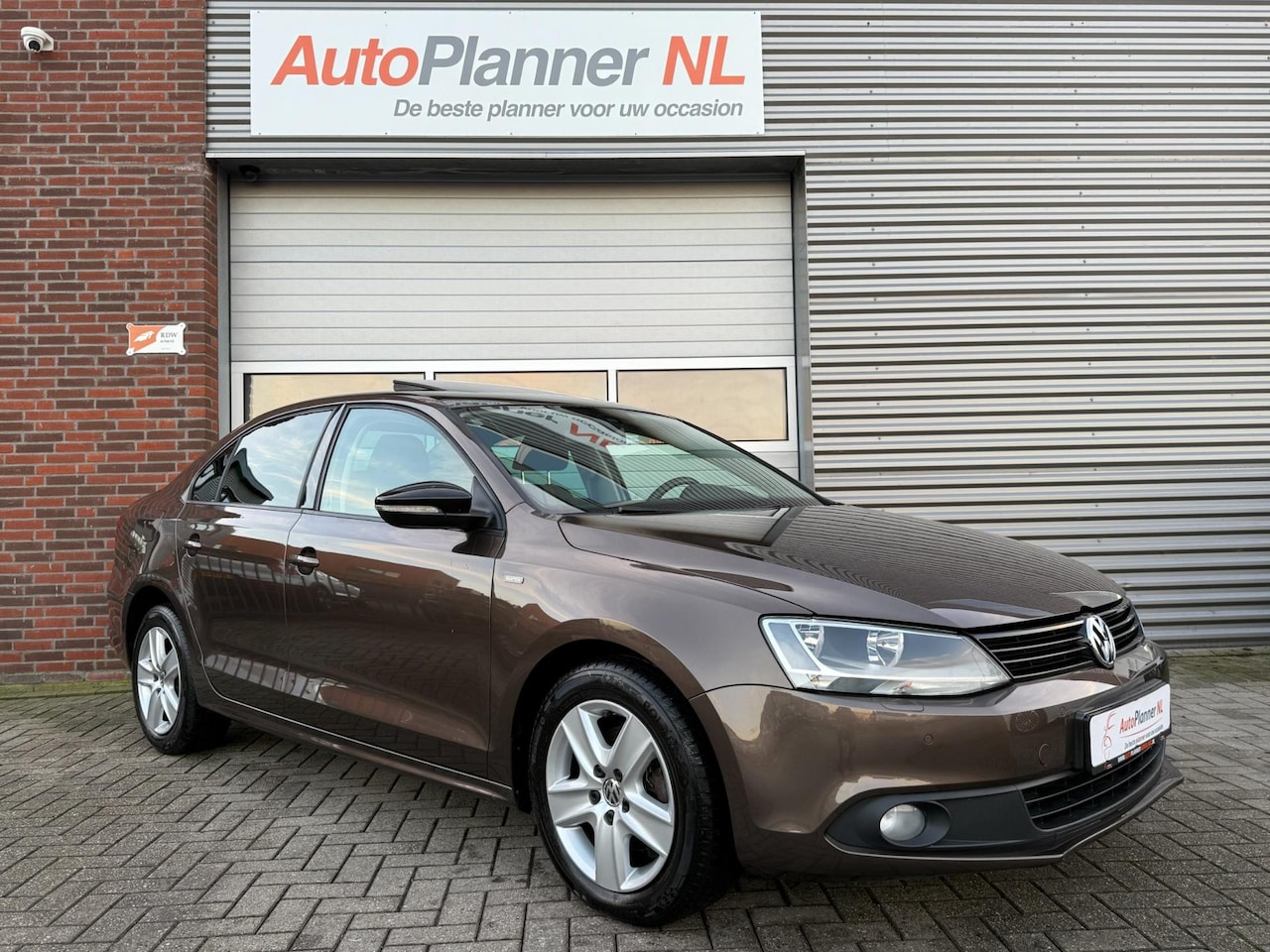 Volkswagen Jetta - 1.4 TSI Highline! Clima! Cruise! Navi! PDC! - AutoWereld.nl