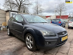 Ford Focus - 1.6-16V Futura