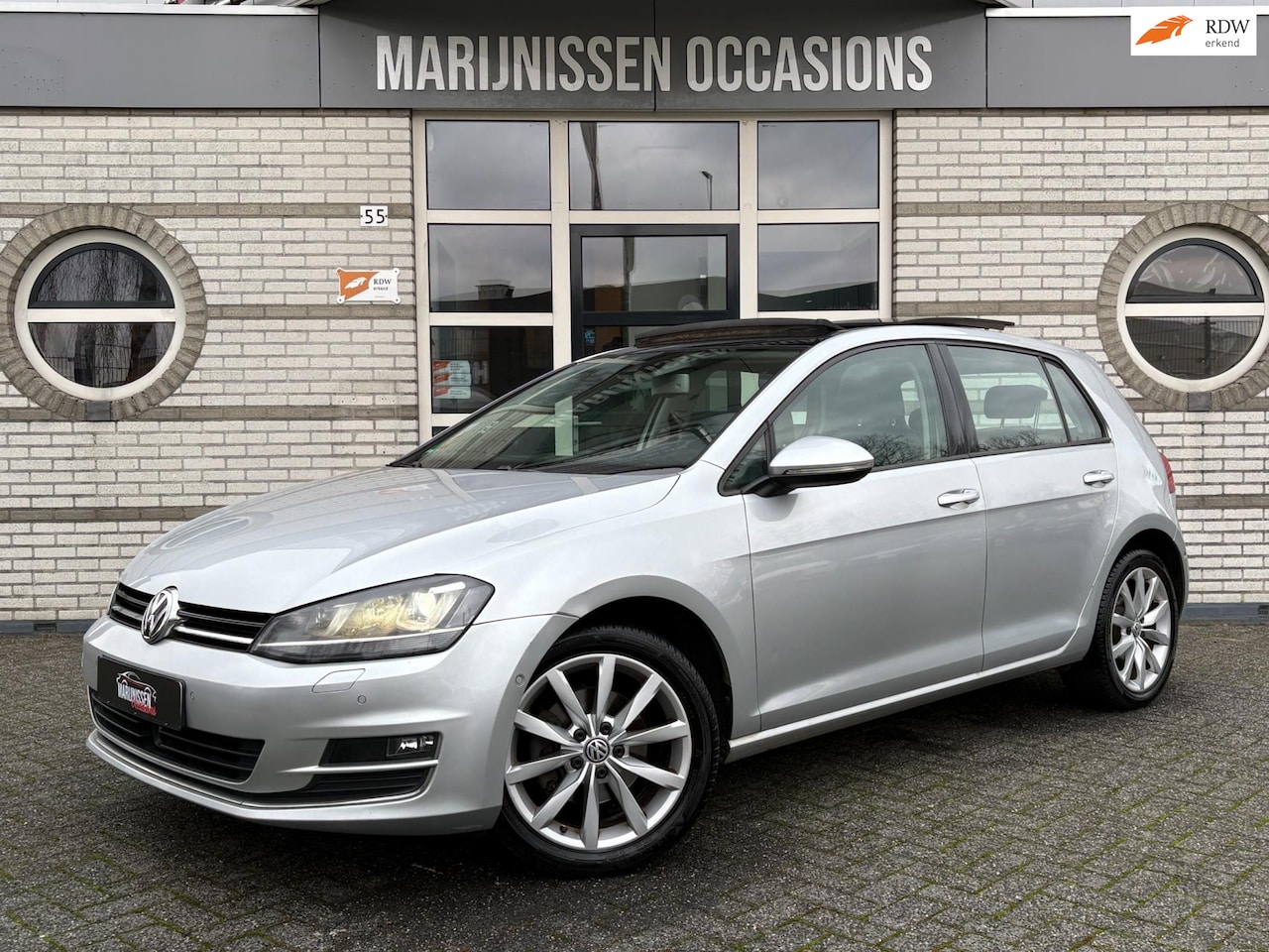 Volkswagen Golf - 1.4 TSI ACT Highline |Pano,Parkhulp,PDC,Stoelvw| - AutoWereld.nl