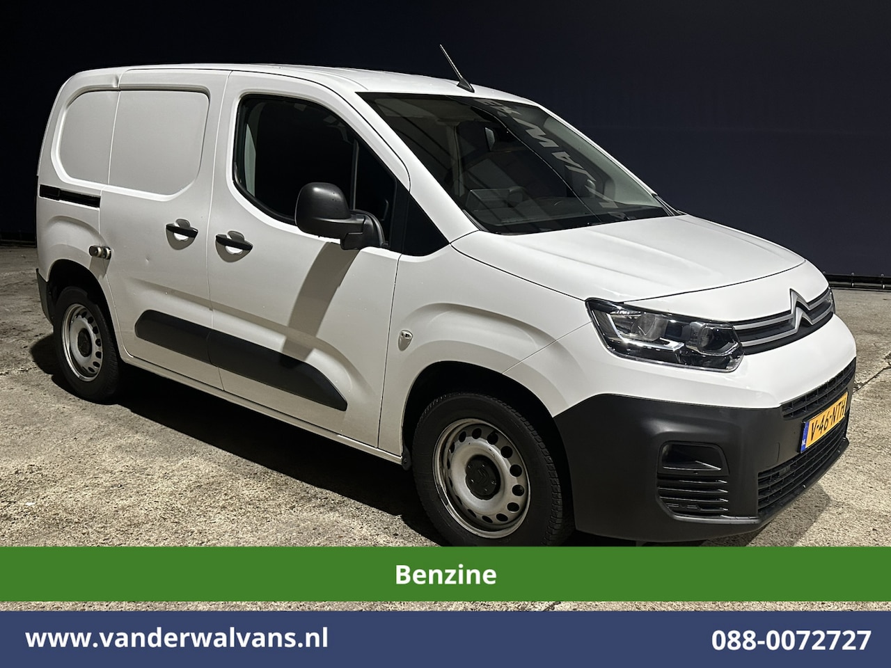 Citroën Berlingo - 1.2 PureTech **Benzine** 130pk Automaat L1H1 Euro6 Airco | 3-Zits | Camera | Navigatie | A - AutoWereld.nl