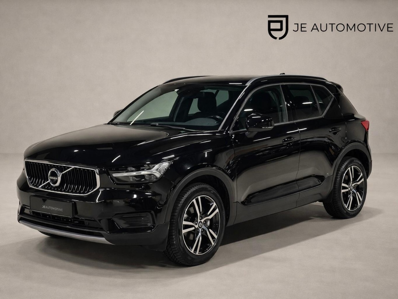 Volvo XC40 - 1.5 T3 Momentum 1.5 T3 163PK Momentum, Navi, Cruise, Cam, PDC, Clima, Voll Led, Bluetooth/Tel, Private Gla - AutoWereld.nl