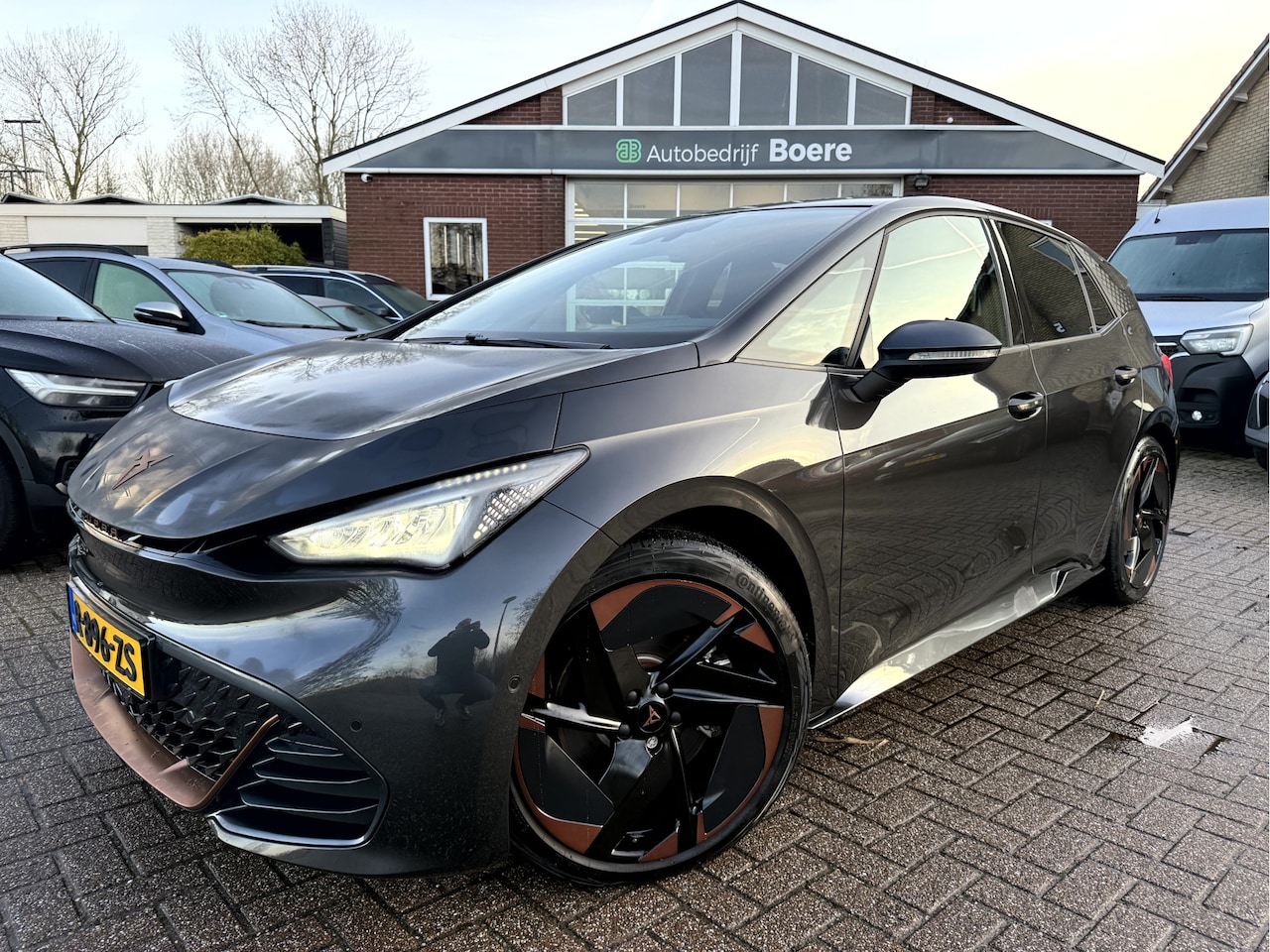 CUPRA Born - Copper Edition 62 kWh SOH 96.9%,15147km, Panoramadak - AutoWereld.nl