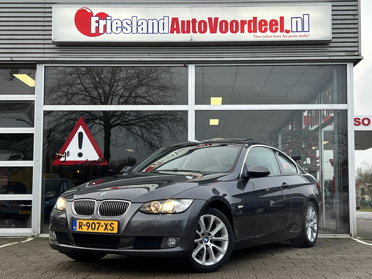 BMW 3-serie Coupé - 325xi Automaat / Open Dak / PDC / Xenon / 2007/ Zeer netjes - AutoWereld.nl