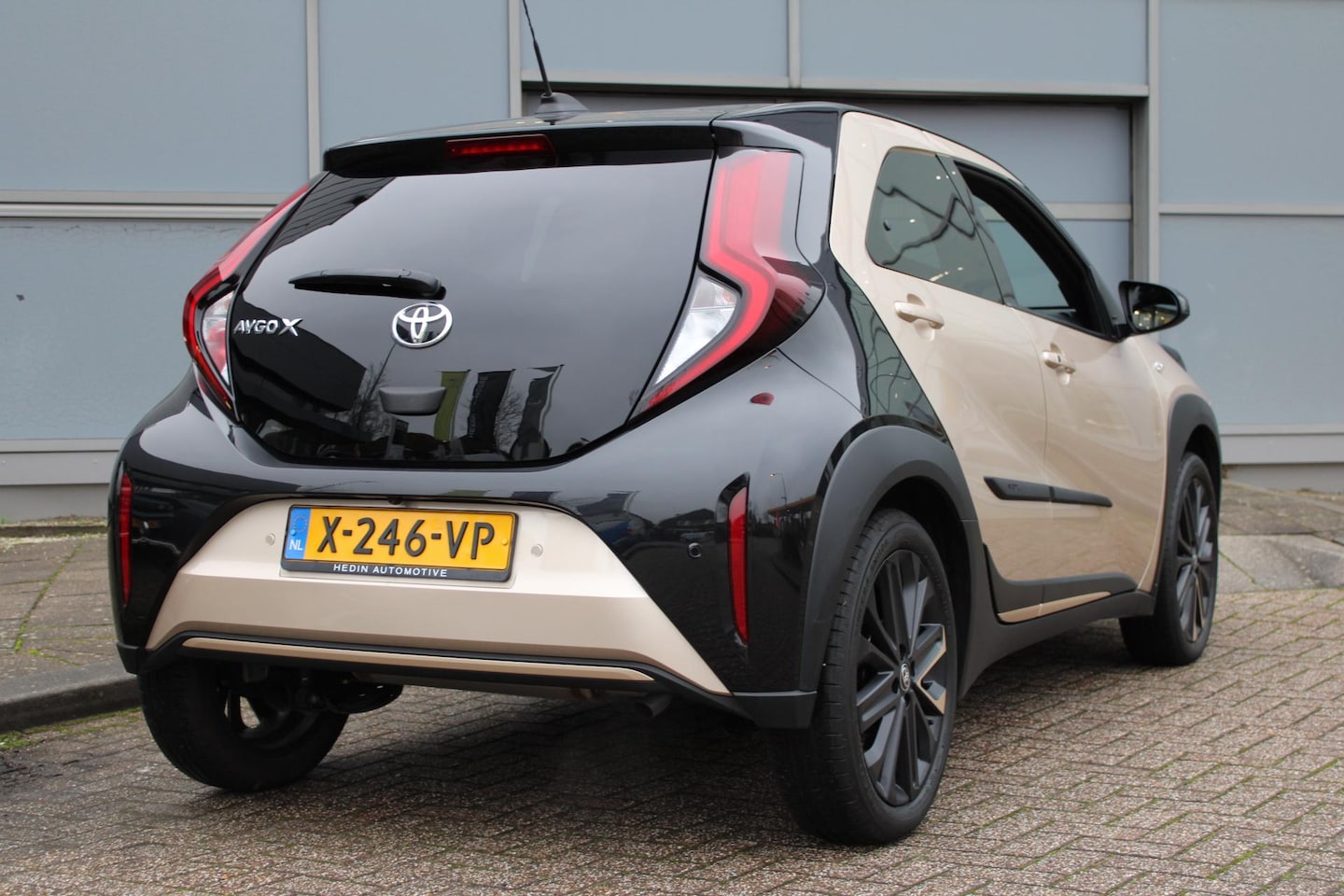 Toyota Aygo X - 1.0 VVT-i MT Premium 1.0 VVT-i MT Premium - AutoWereld.nl