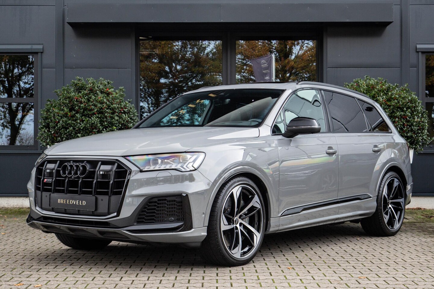 Audi SQ7 - 4.0 TFSI quattro 7p Keramisch, Nardo grey, 2022 - AutoWereld.nl