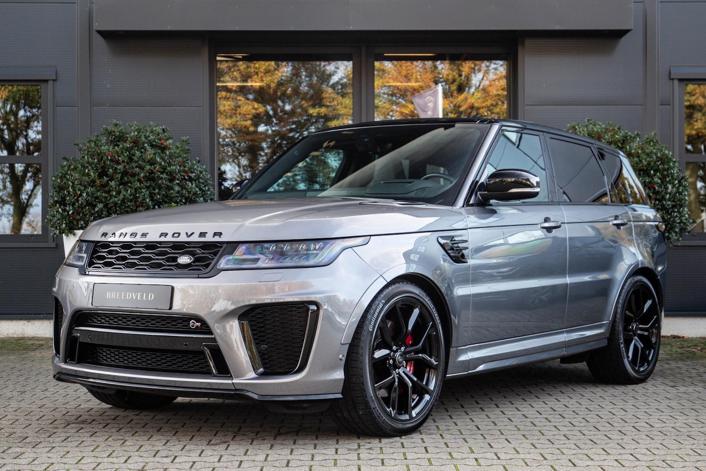 Land Rover Range Rover Sport - P575 SVR Panorama, Trekhaak - AutoWereld.nl