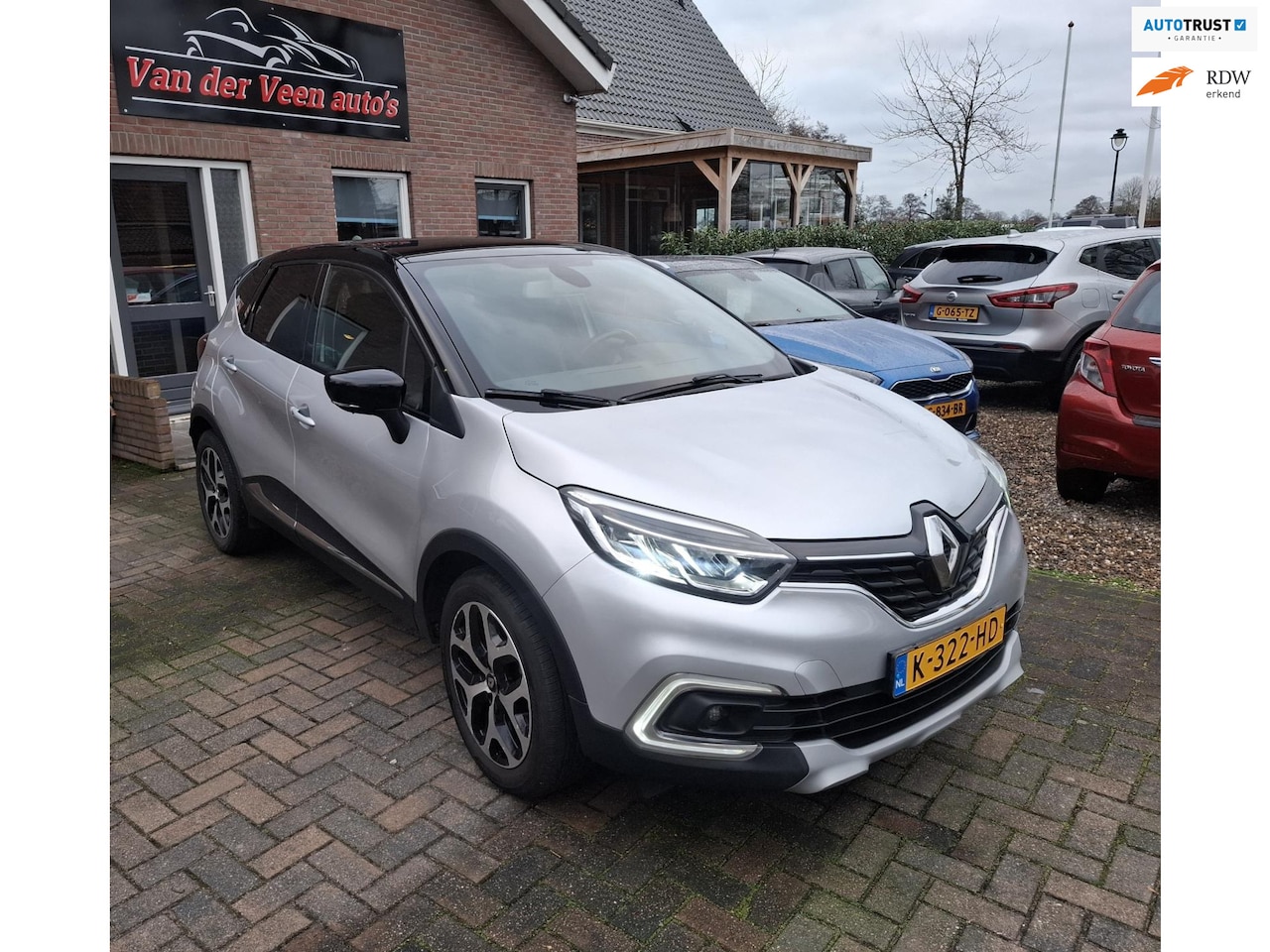 Renault Captur - 1.3 TCe Intens automaat. In nieuwstaat! Dealer onderhouden. O.a. carplay, navi, trekhaak, - AutoWereld.nl