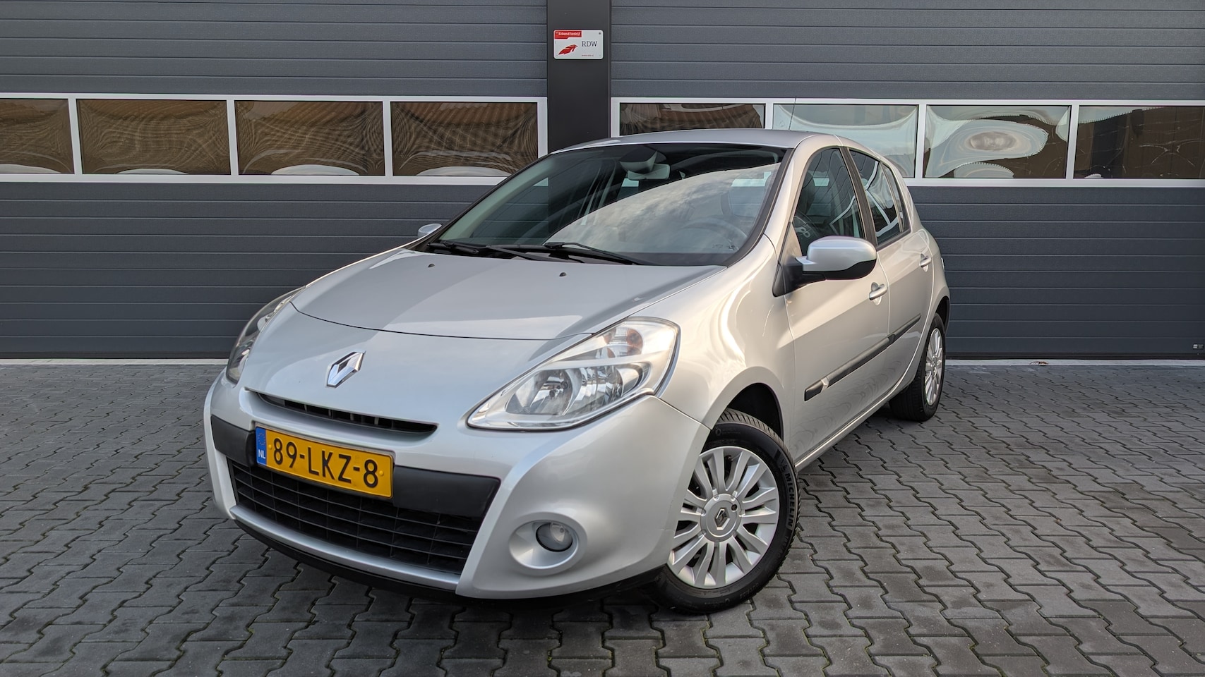 Renault Clio - 1.2 Sélection Business Nieuwe Distributieriem, condensor & radiateur - AutoWereld.nl