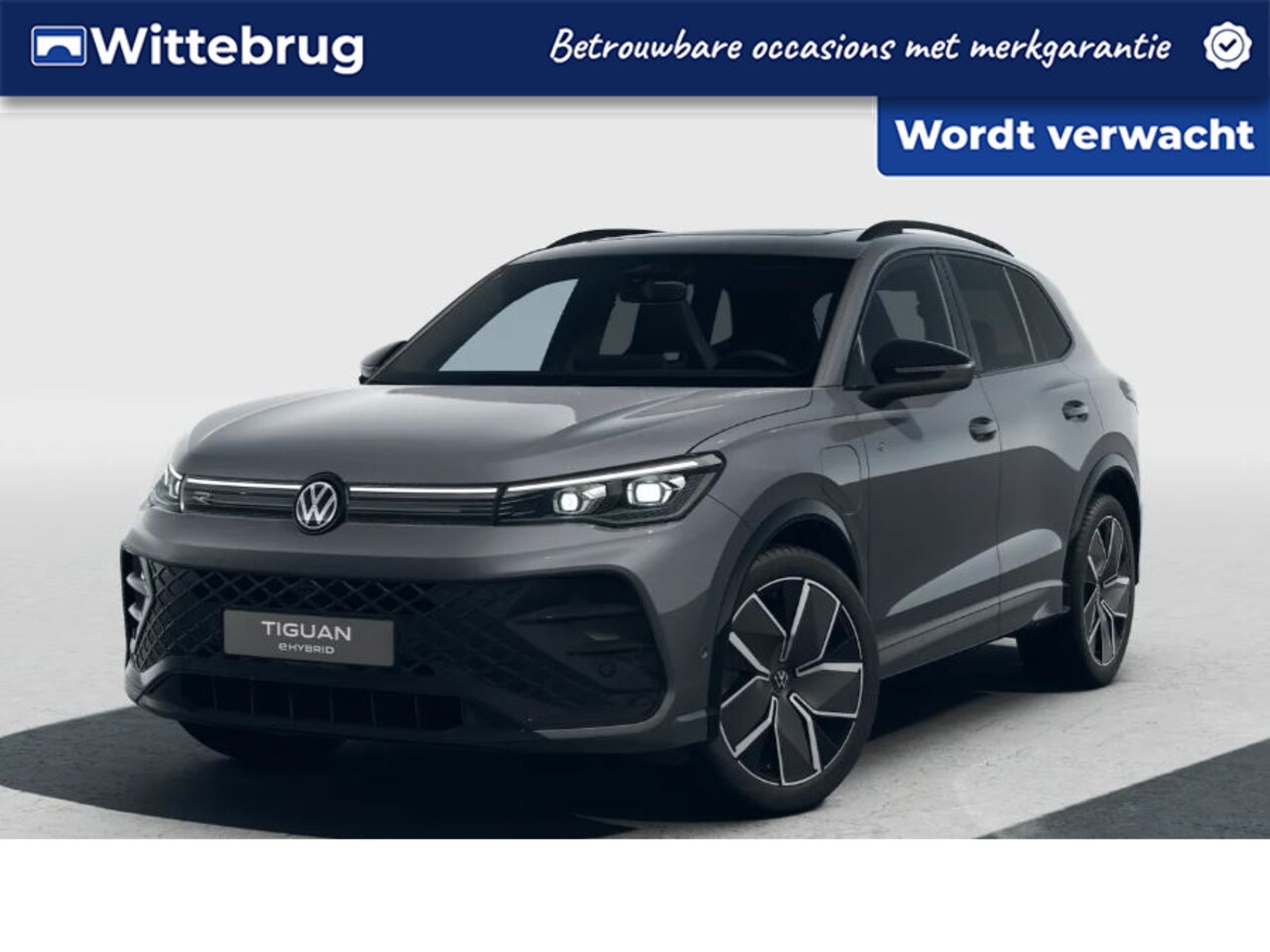 Volkswagen Tiguan - 1.5 eHybrid 272PK DSG R-Line Edition / Black Style / Trekhaak / Panoramadak / 20'' LMV / V - AutoWereld.nl