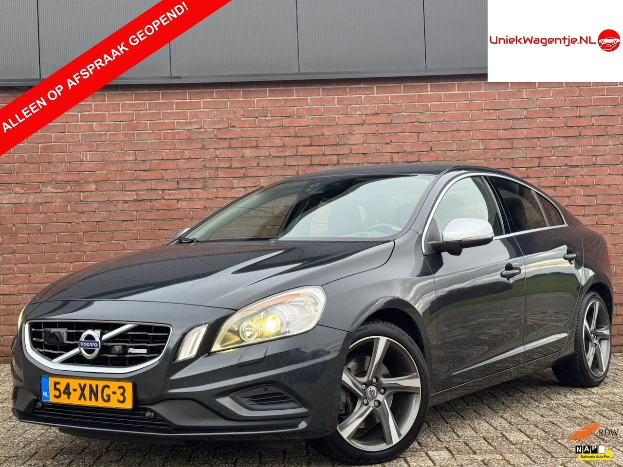 Volvo S60 - 2.0 T5 R-DESIGN | DEALER OH! | NAVI! | CAMERA! - AutoWereld.nl