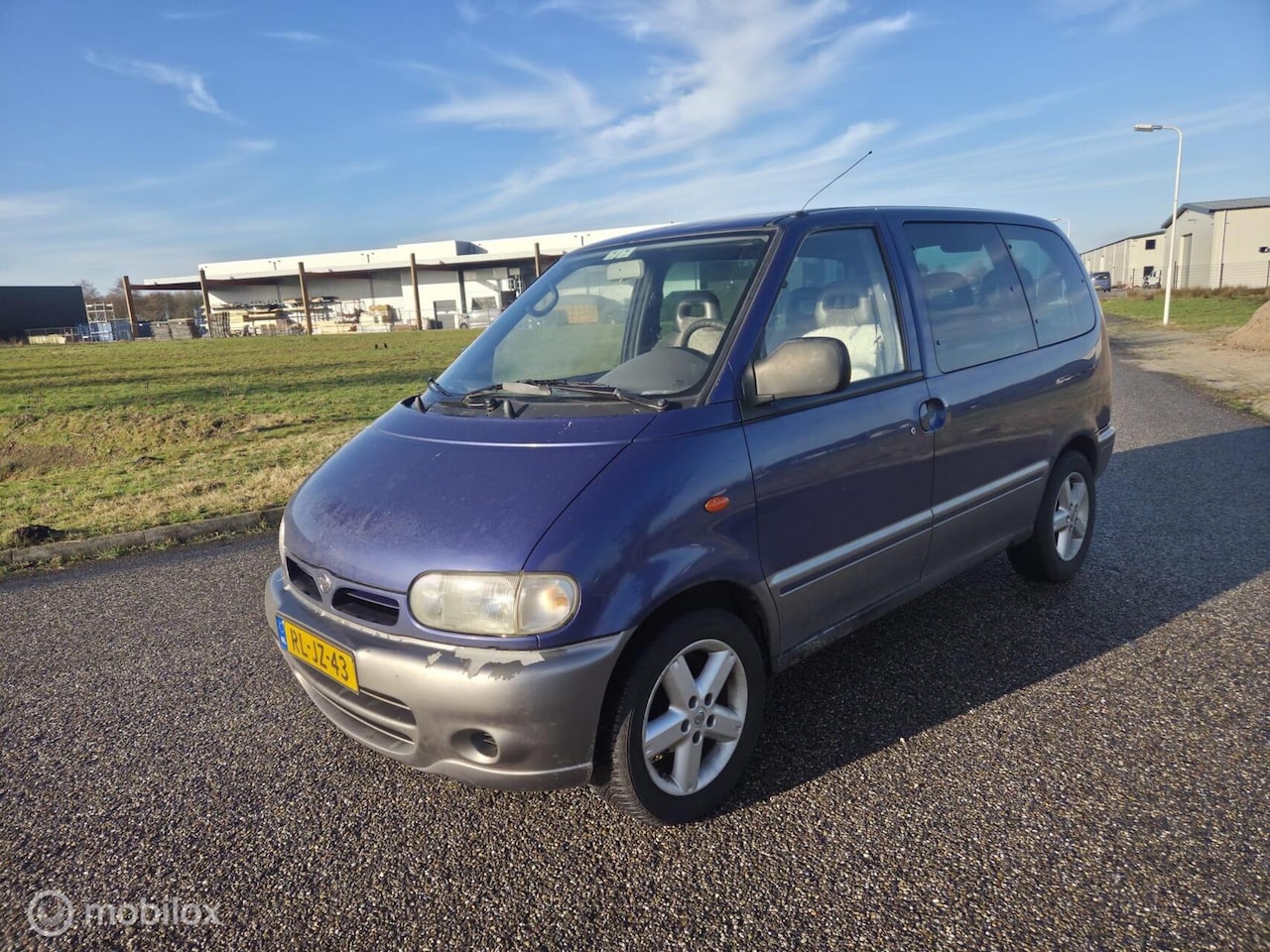 Nissan Serena - 2.0 SE 7 persoons airco - AutoWereld.nl