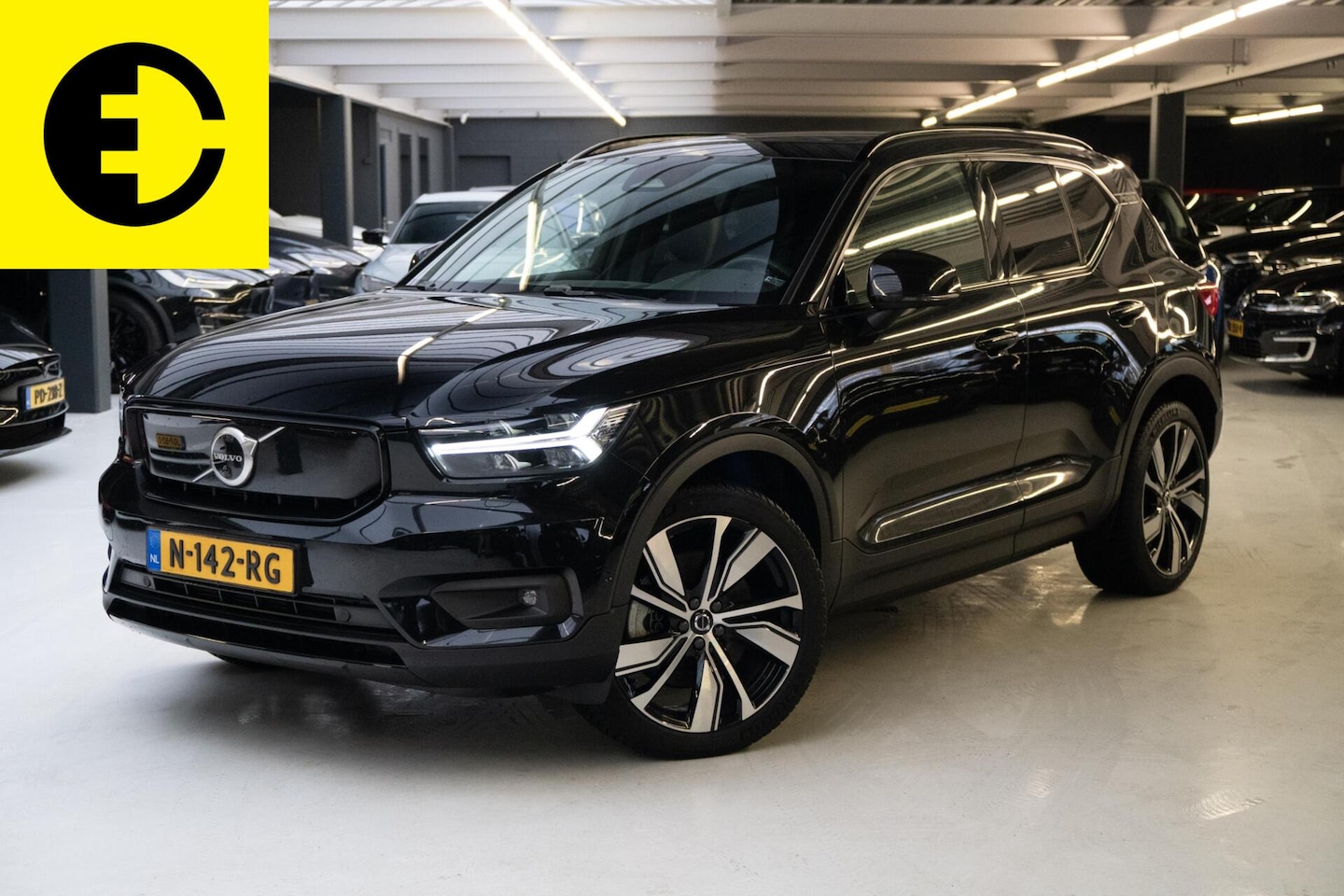 Volvo XC40 - Recharge Twin Plus | 93,7 % SoH | Elektrische trekhaak | Pano dak - AutoWereld.nl
