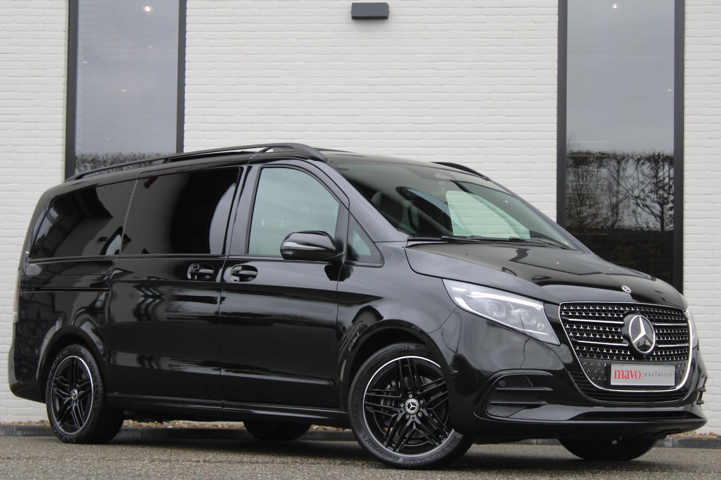 Mercedes-Benz V-klasse - 300d / AMG / Exclusive / DC / 4-matic / Luchtvering / Pano / 360 Cam / Burmester / Vol Opt - AutoWereld.nl