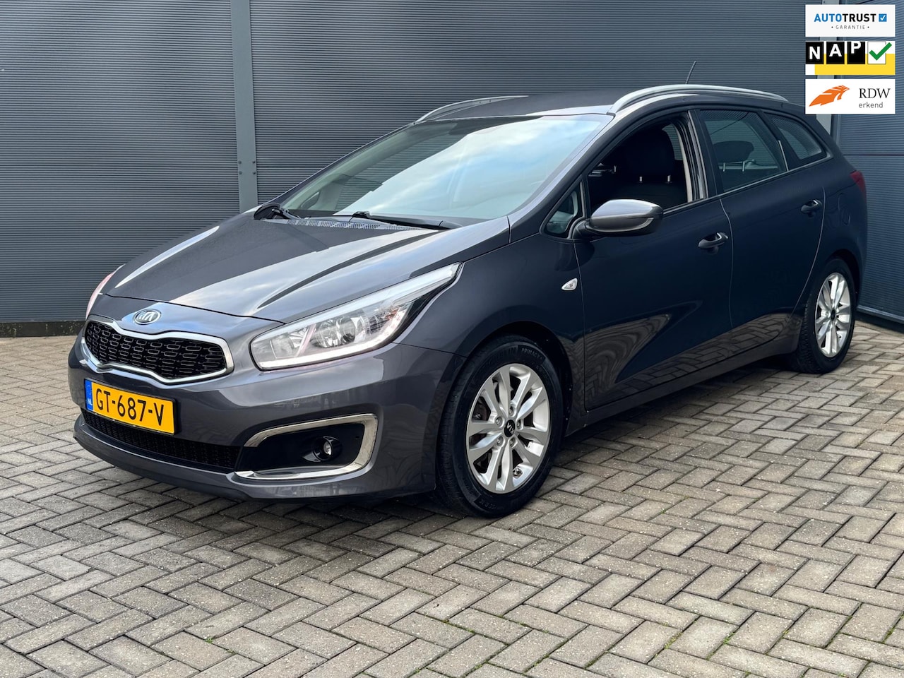Kia Cee'd Sportswagon - 1.6 GDI First Edition / Navi / Trekhaak / Camera - AutoWereld.nl