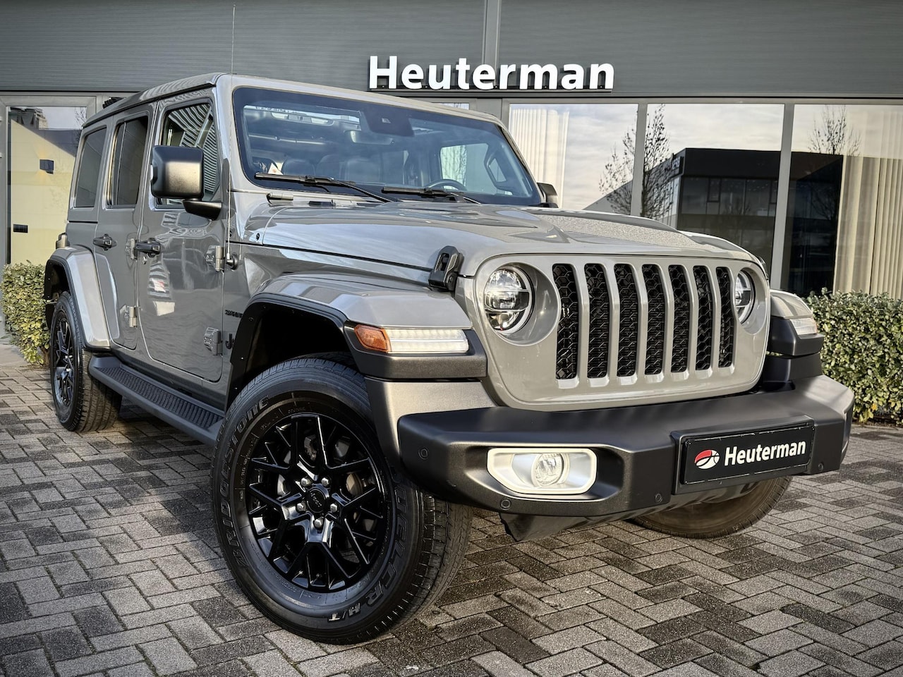 Jeep Wrangler Unlimited - 4xe 380 Sahara Open Sky/ Trekhaak/ Nardo - AutoWereld.nl