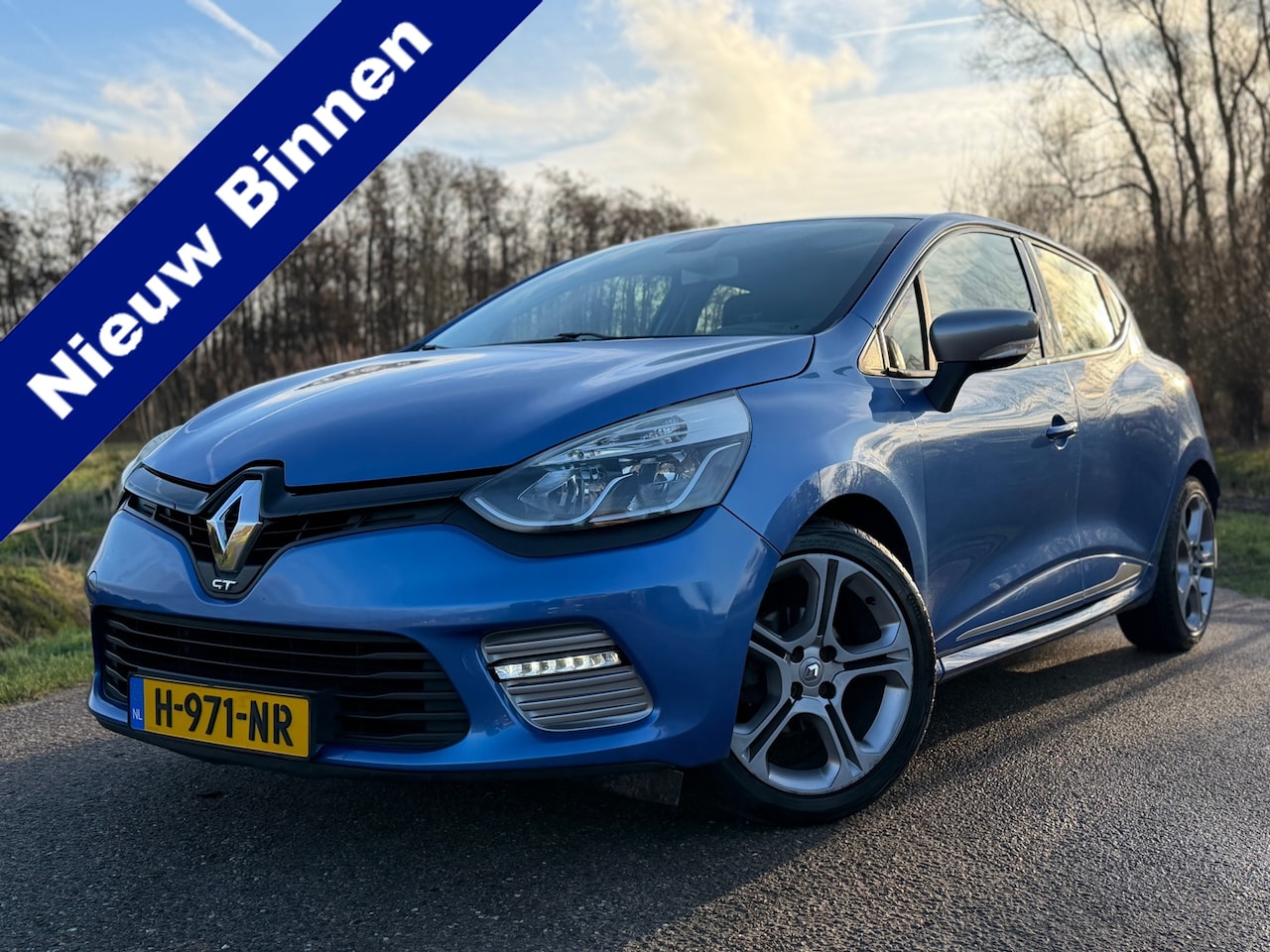 Renault Clio - 1.2 GT / Automaat / RS Drive / Navigatie / Camera / 17"LM Velgen / Climate Control / Perfe - AutoWereld.nl