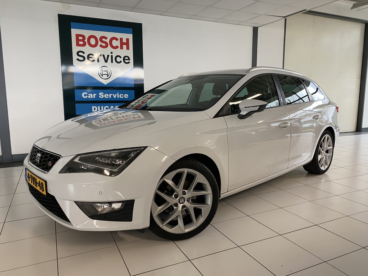 SEAT Leon ST - 1.4 TSI FR Business trekhaak /Navigatie / Cruise control - AutoWereld.nl
