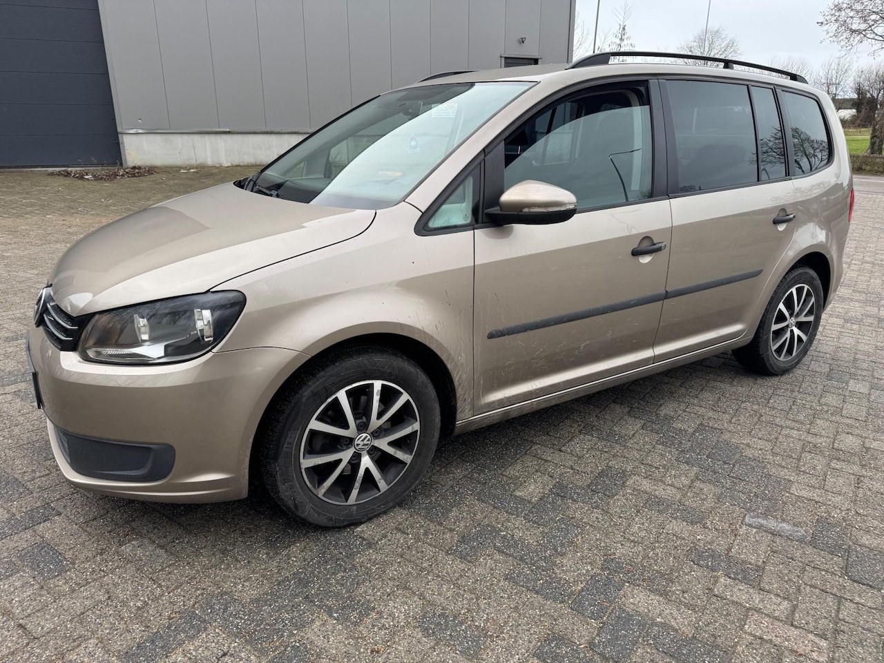 Volkswagen Touran - 1.6 TDI Highline BlueMotion 7p. 1.6 TDI Highline BlueMotion 7p. - AutoWereld.nl