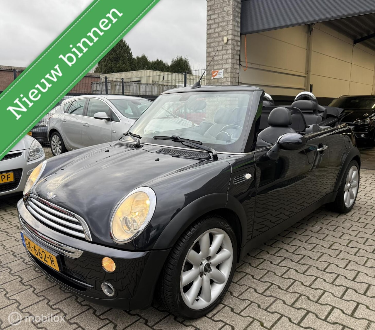 MINI Cabrio - 1.6 Cooper / Leer / BJ 2007 / N.A.P - AutoWereld.nl
