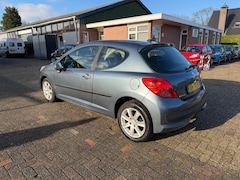 Peugeot 207 - 1.4-16V XS
