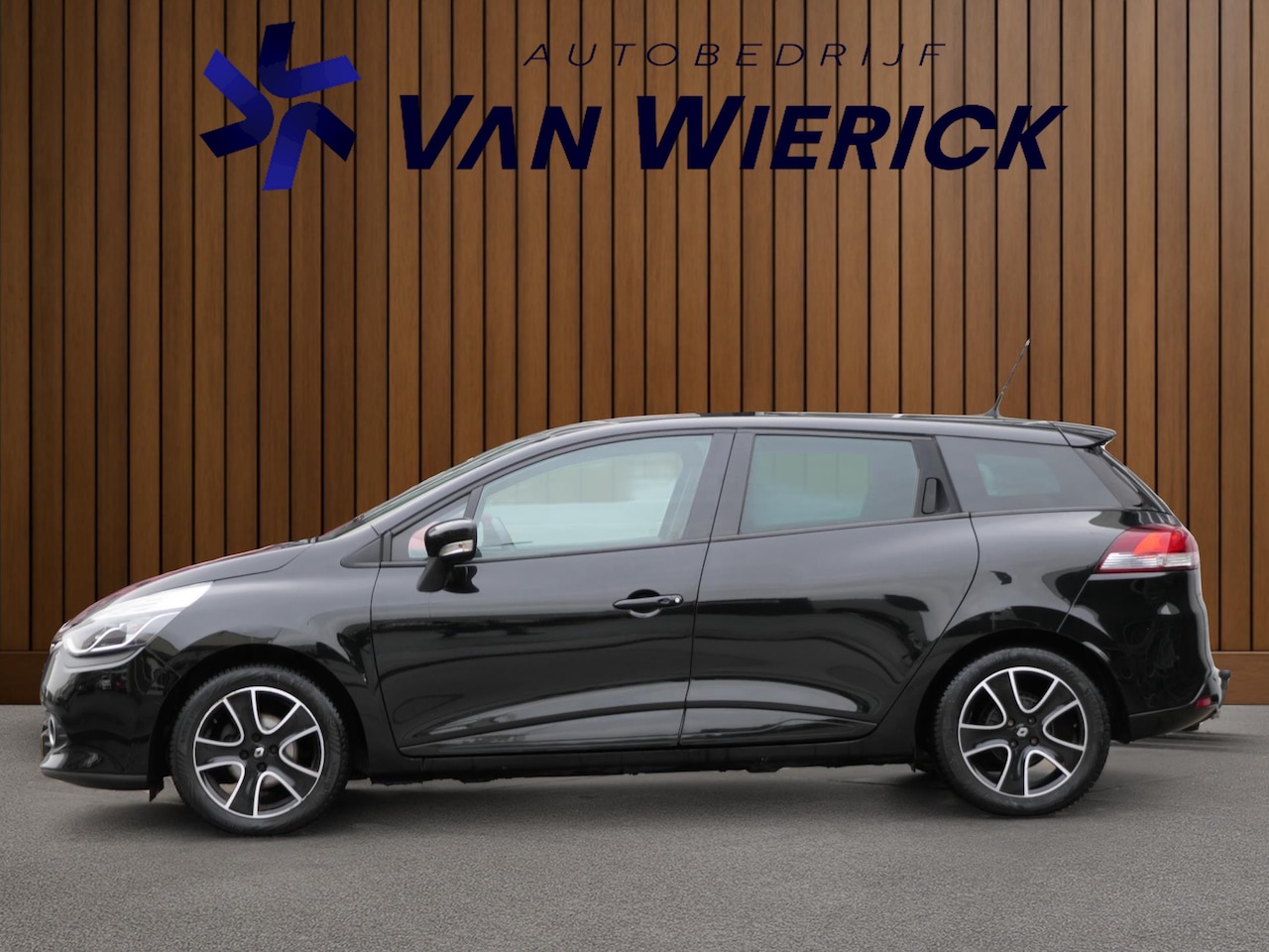 Renault Clio Estate - 0.9 TCe Dynamique | Pano-dak | Trekhaak | Bluetooth - AutoWereld.nl