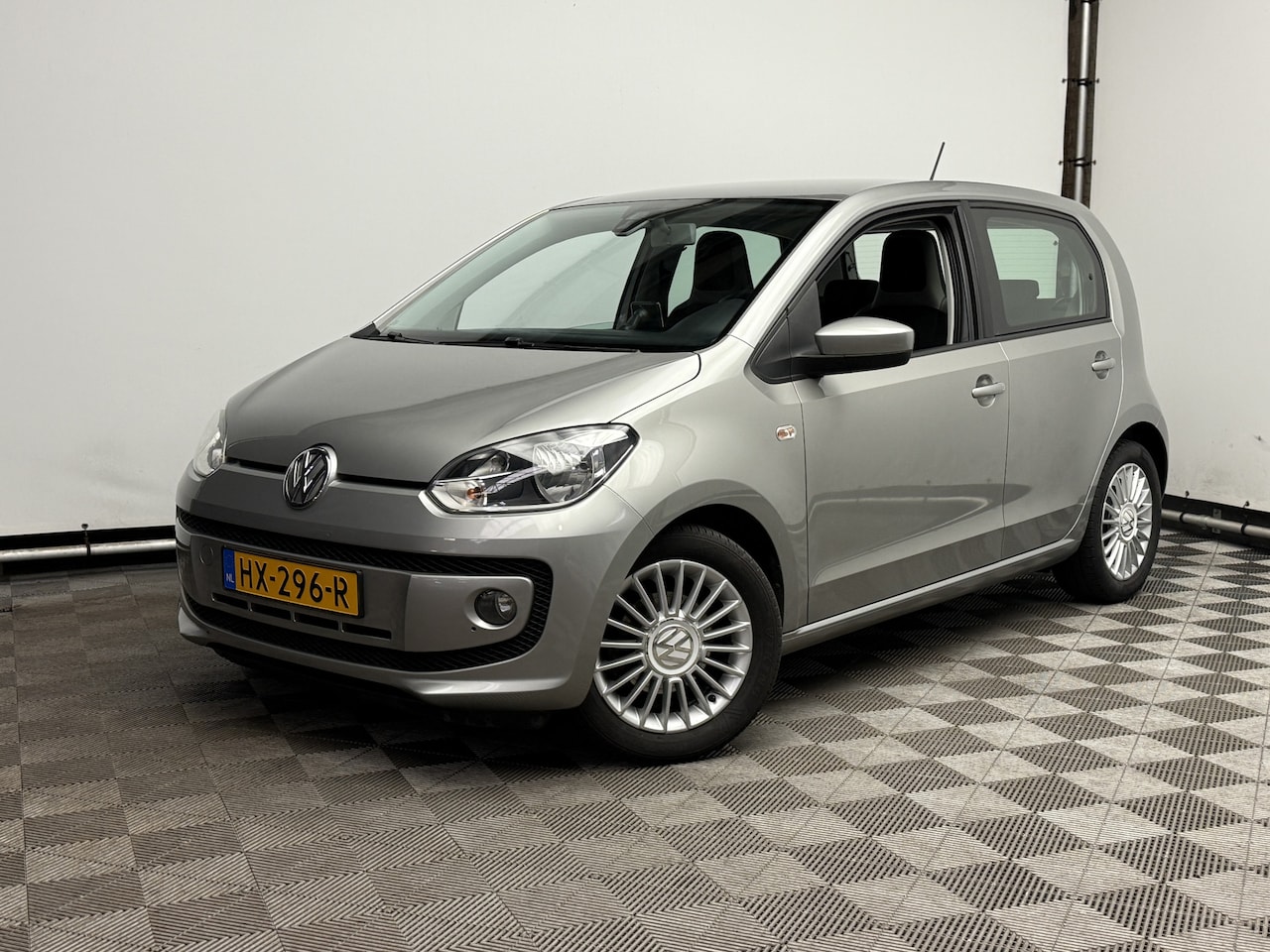Volkswagen Up! - 1.0 high up! 5-drs Navi Airco PDC Cruise NL Auto - AutoWereld.nl