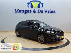 BMW 1-serie - 120i M Sport Airco ECC | Panorama | Sfeer | Cruise Control | Trekhaak | LED | Apple Carpla